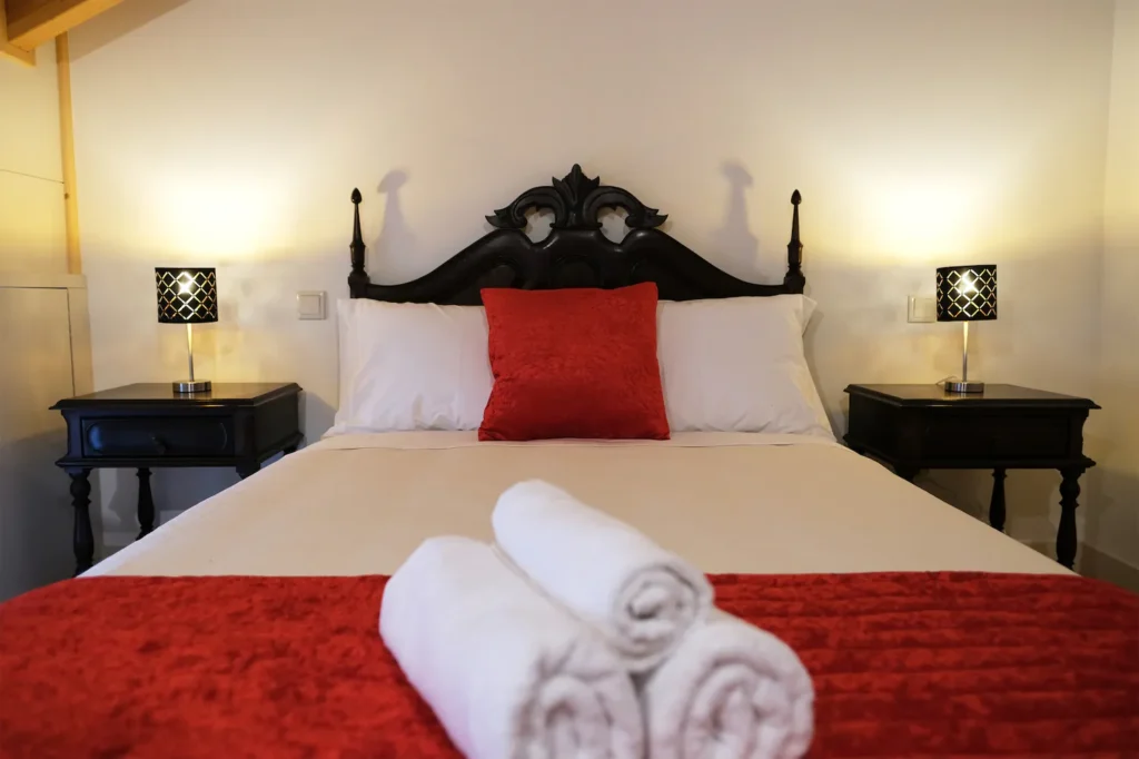 alojamento-local-santo-tirso-casa-do-varandao-quarto-2-luxo