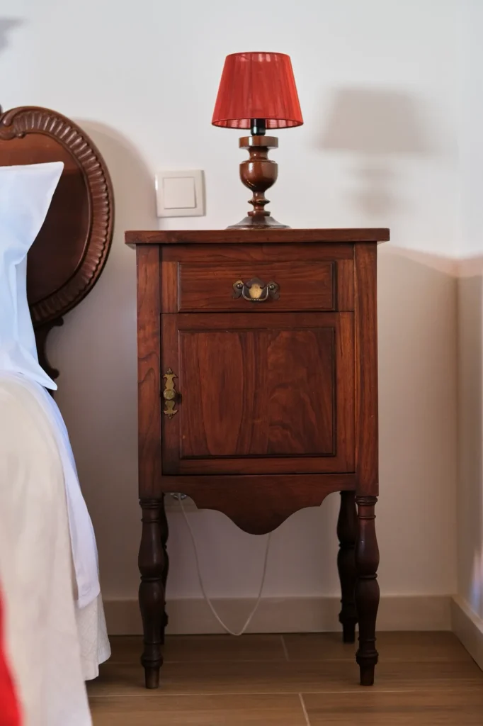 alojamento-local-santo-tirso-casa-do-criado-candeeiro