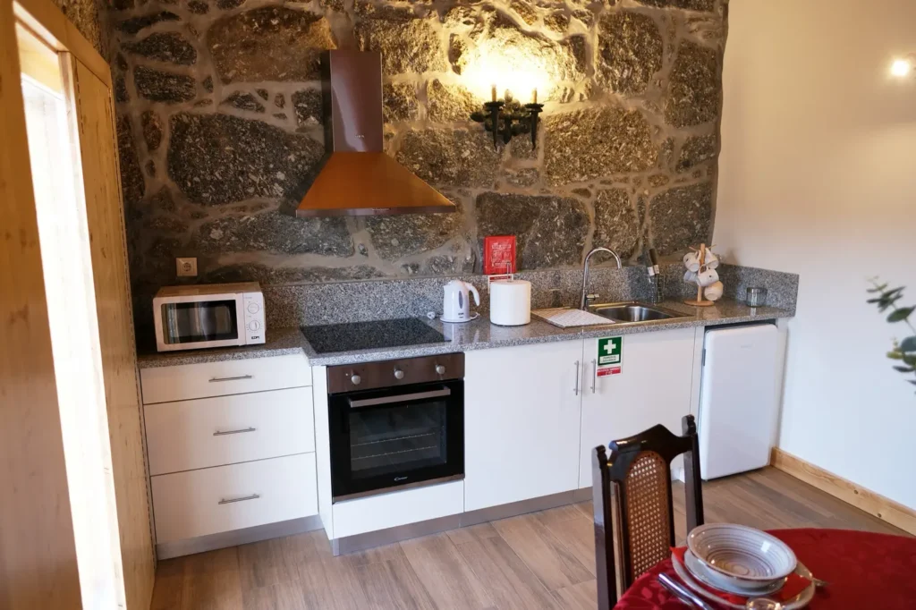alojamento-local-santo-tirso-casa-dos-namorados-cozinha-perto-de-guimaraes