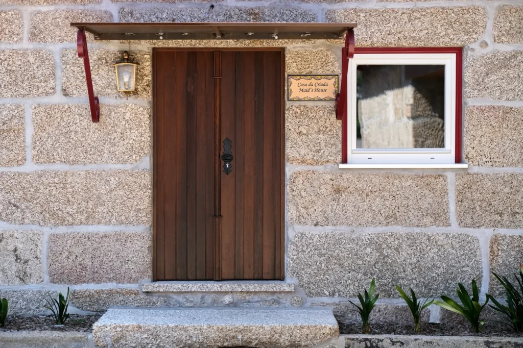 turismo-rural-santo-tiro-casa-da-criada-entrada-exterior
