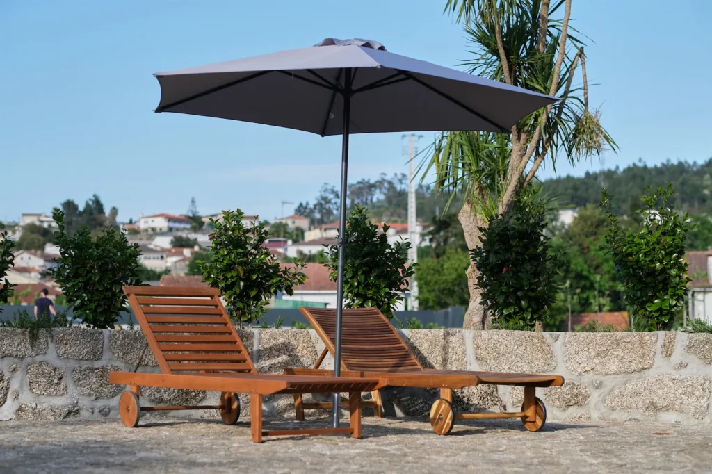 turismo-rural-santo-tirso-casa-do-senhorio-espreguicadeiras-perto-de-guimaraes